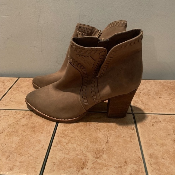 Zigi Soho Halyn Ankle Boot in Taupe size 10 - Picture 4 of 13